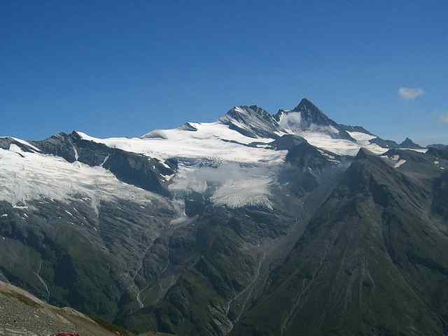 800px-Grossglockner_from_SW CC 2.0 Austria Michael Schmid