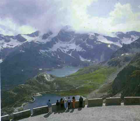 Lakes in Gran Paradiso National Park by Barbaresco   Creative Commons Attribution-Share Alike 2.5 Generic-001