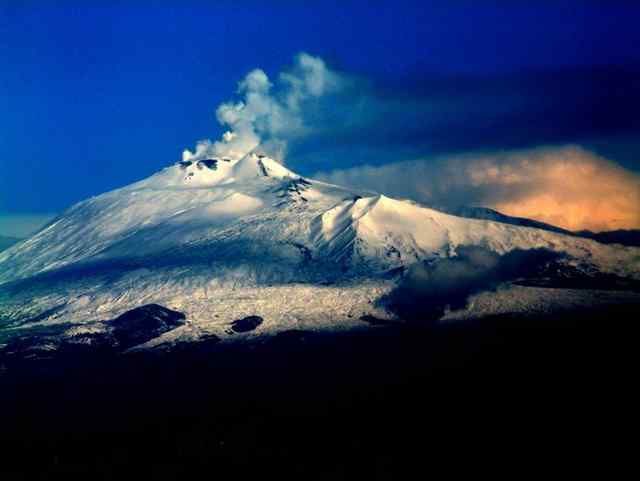 Mount Etna Italy Josep Renalias CC 2.5 license