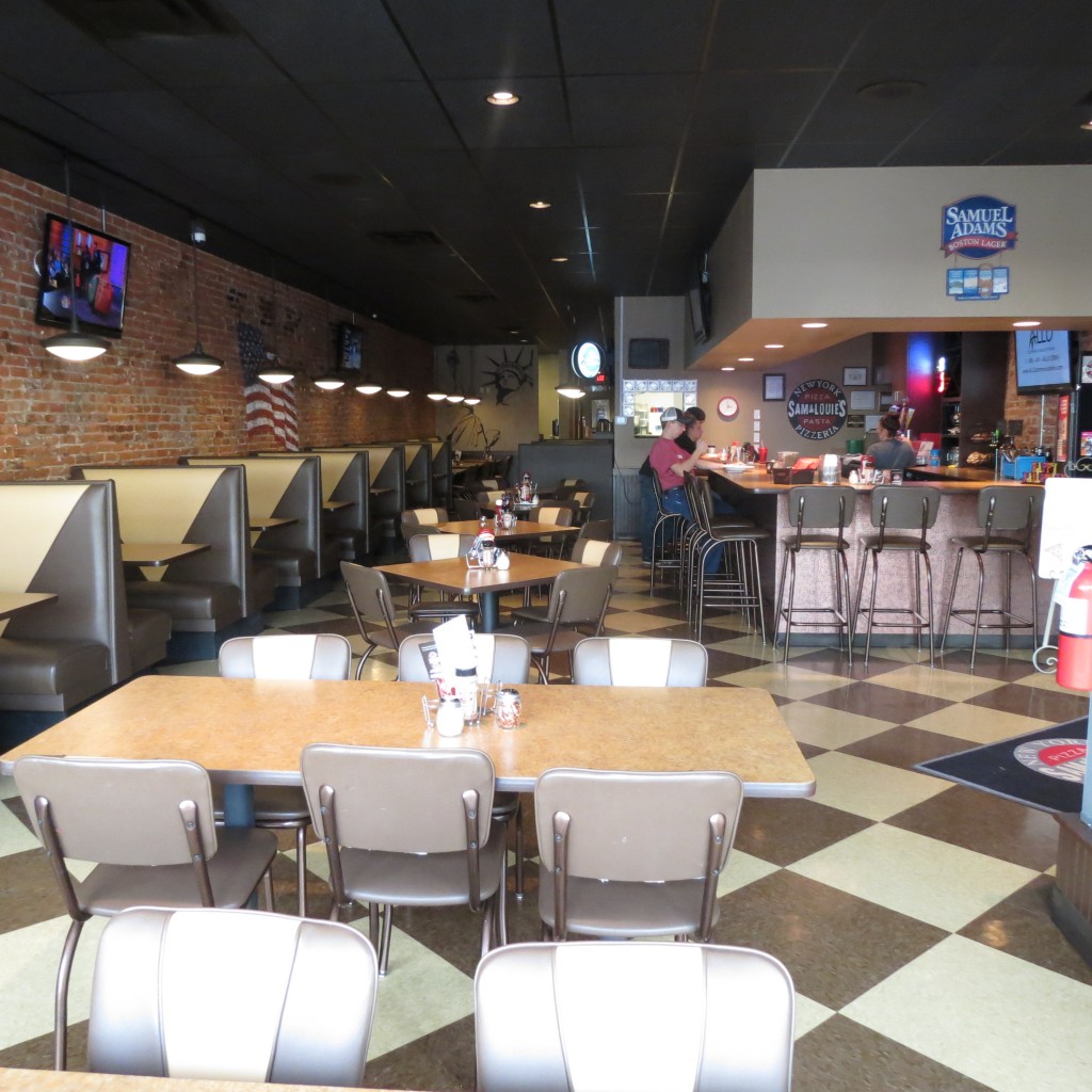 Sam and Louie's Scottsbluff interior