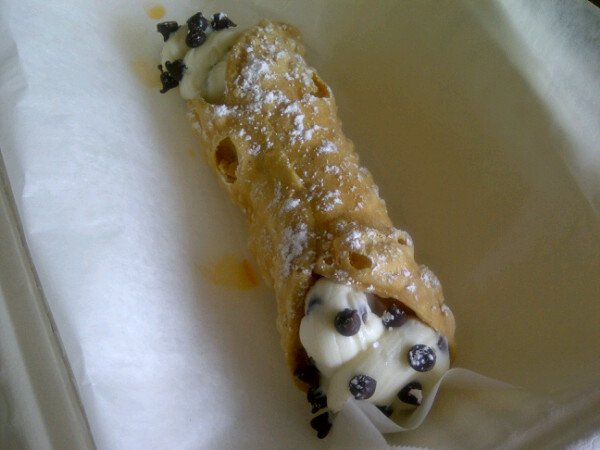 Mmmmm, Canolli