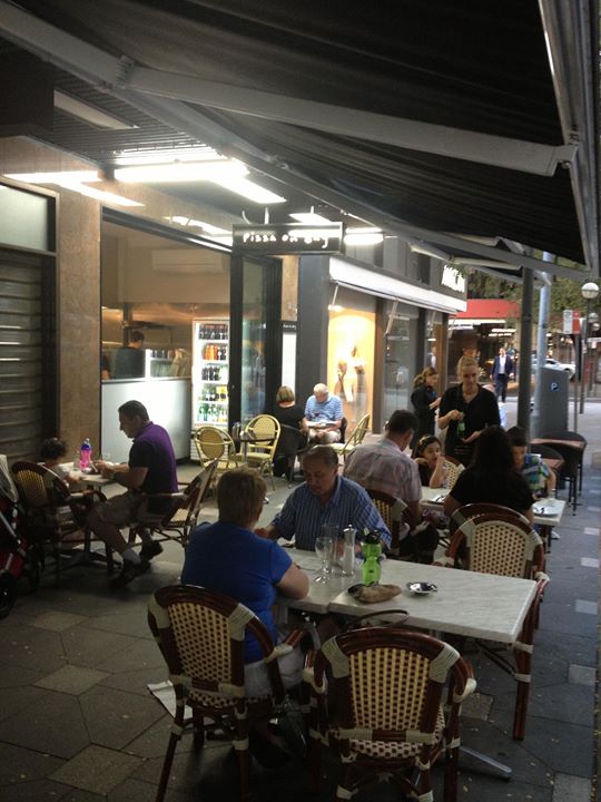 Pizza on Bay Outdoor seating